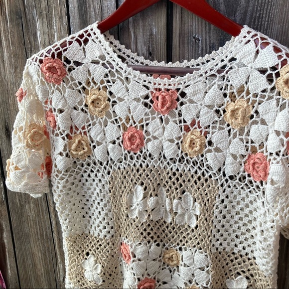 Floral Crochet Top M - Picture 2 of 6